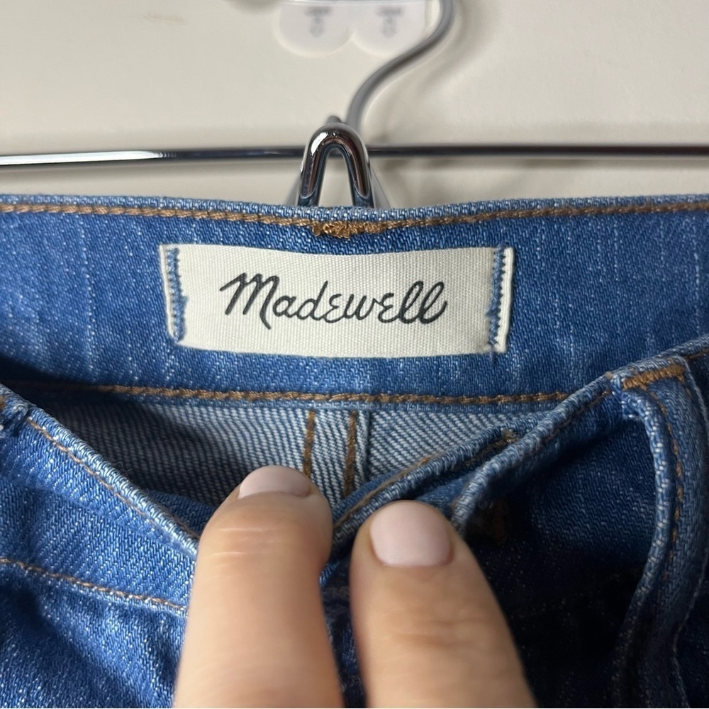 NWOT MADEWELL The Classic Straight Distressed Jean in Novello Wash - Picture 7 of 12